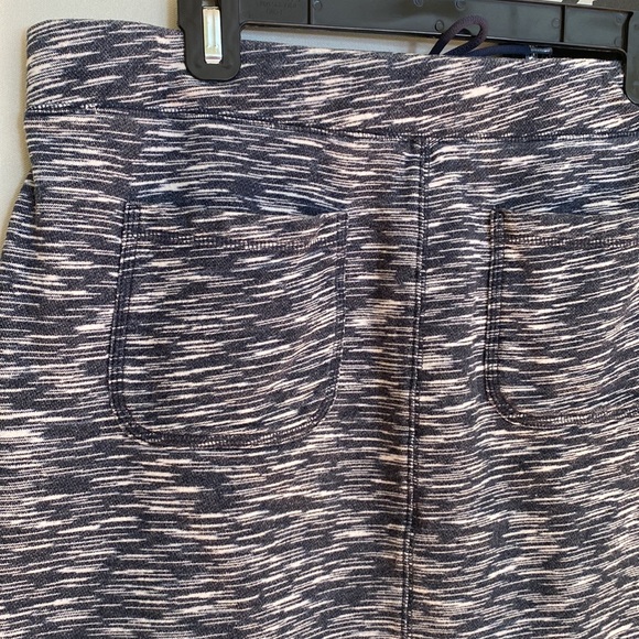 Two Cute Fleecy Joe Fresh Mini Skirts - Size L - Picture 5 of 11